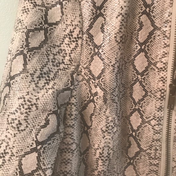 NWT V Cristina  animal print jacket - Picture 2 of 9